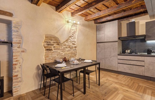 Bergamo Apartment | Apartment 'Maison Le Chic' with Wi-Fi