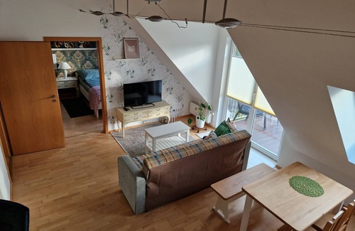 Bad Abbach Apartment | Apartment 'Maisonette Ferienwohnung Am Kurpark' with Balcony and Wi-Fi