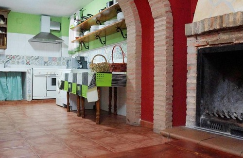 Villacarrillo Apartment | Apartment 'Majada La Carrasca' with Mountain View, Private Pool and Air Conditioning