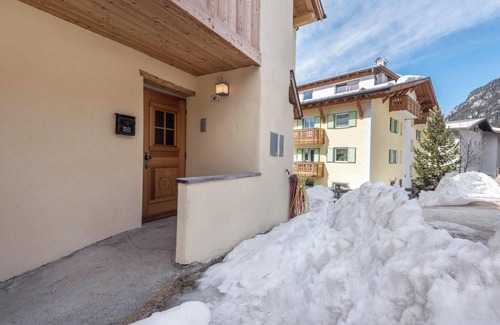 Canazei Apartment | Apartment 'Majon Baticher' with Mountain View, Balcony and Wi-Fi