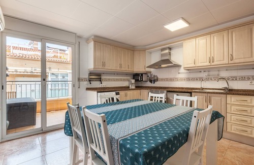 Malgrat de Mar Apartment | Apartment 'Malgrat' with Private Terrace, Wi-Fi and Air Conditioning