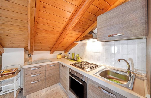 Esino Lario Apartment | Apartment 'Mansarda Fra Monte E Lago' with Mountain View, Shared Terrace and Wi-Fi