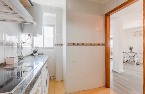 Doctor Barraquer-Grupo Renfe-Policlinico Apartment | Apartment 'Marahome' with Balcony, Wi-Fi and Air Conditioning