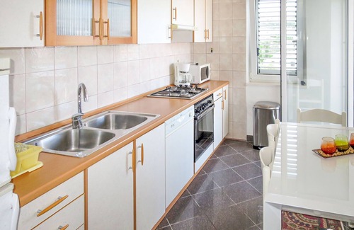 Kali Apartment | Apartment Marija by Interhome