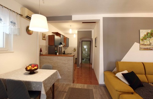 Cilipi Apartment | Apartment Marita - One Bedroom Apartment with Balcony
