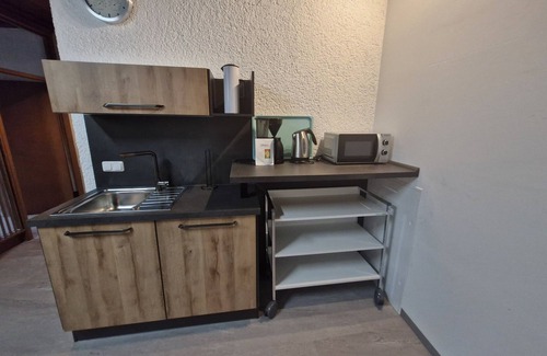 Pottenstein Apartment | Apartment 'Marktblick' with Mountain View and Wi-Fi