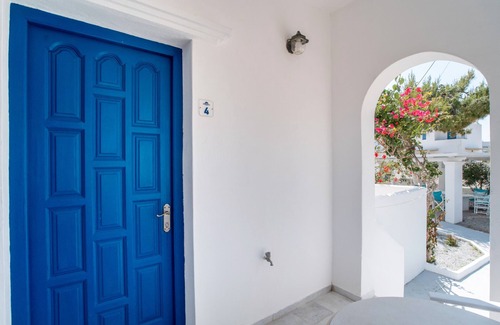 Mikri Vigla Apartment | Apartment 'Maroulis Studios - Studio 4' with Private Garden, Wi-Fi and Air Conditioning