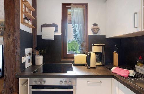 Blasiwald Apartment | Apartment 'Martinsklause' with Shared Garden, Balcony and Wi-Fi
