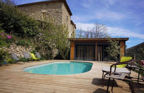 Valleraugue Apartment | Apartment 'Mas La Rainette Chez Raphael' with Mountain View, Shared Pool and Wi-Fi
