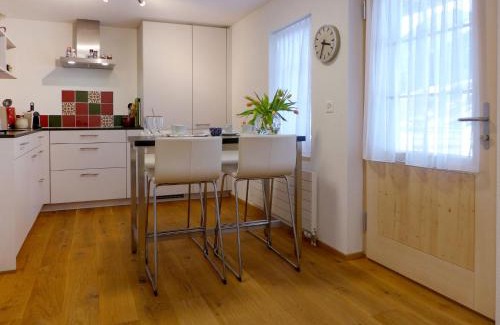 Schwenden Apartment | Apartment Matte - Alte Post by Interhome