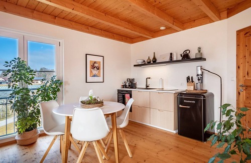 Meckenbeuren Apartment | Apartment 'Meckenbeuren' with Mountain View, Balcony and Wi-Fi