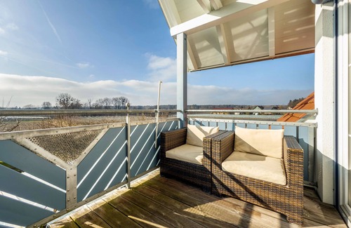 Meckenbeuren Apartment | Apartment 'Meckenbeuren' with Mountain View, Balcony and Wi-Fi