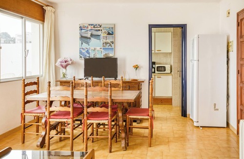 Llanca Apartment | Apartment 'Mediterranean View 3-1' close to the Beach with Terrace & Wi-Fi