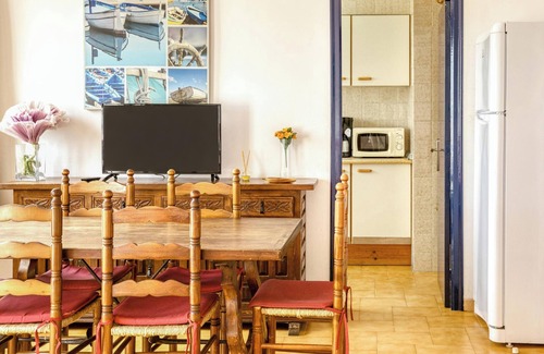 Llanca Apartment | Apartment 'Mediterranean View 3-1' close to the Beach with Terrace & Wi-Fi