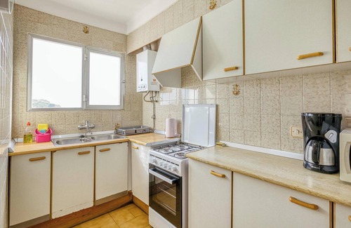 Llanca Apartment | Apartment 'Mediterranean View 3-1' close to the Beach with Terrace & Wi-Fi