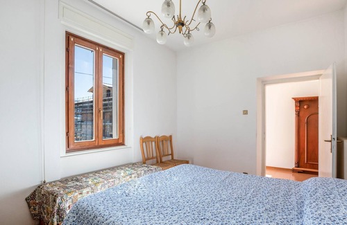 Tassullo Apartment | Apartment 'Melax' with Mountain View, Private Garden and Balcony