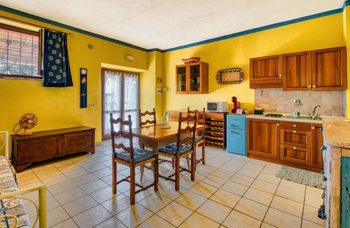 Pietrauta Apartment | Apartment 'Merlot, 4' with Private Garden and Wi-Fi