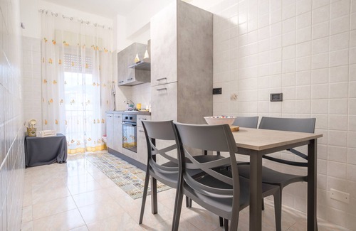 Messina Apartment | Apartment 'Messina' with Balcony, Wi-Fi and Air Conditioning