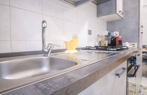 Messina Apartment | Apartment 'Messina' with Balcony, Wi-Fi and Air Conditioning