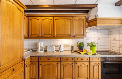 Bad Urach Apartment | Apartment 'Michelskäppele' with Mountain View, Shared Terrace and Wi-Fi