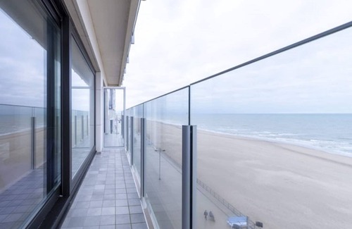 Middelkerke Apartment | Apartment Middelkerke with Sea View
