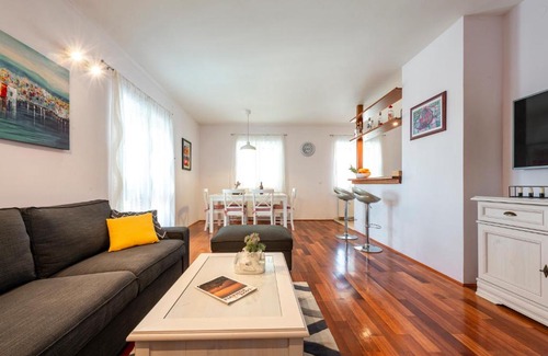 Zvekovica Apartment | Apartment Miljas