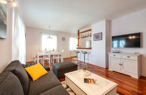 Zvekovica Apartment | Apartment Miljas