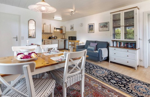 Scheuern Apartment | Apartment 'Millot' with Private Terrace and Wi-Fi