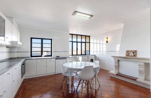 Mira Apartment | Apartment 'Mira Holidays' with Balcony and Wi-Fi