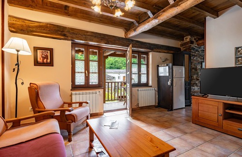 Boal Apartment | Apartment 'Mira' with Mountain View, Private Terrace and Wi-Fi