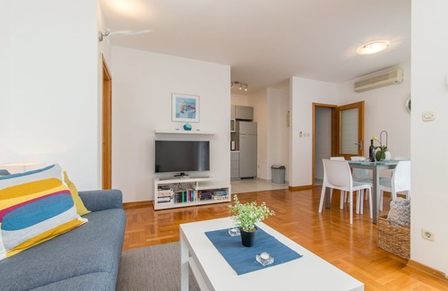 Znjan Apartment | Apartment Mirela (32521-A1) - Split