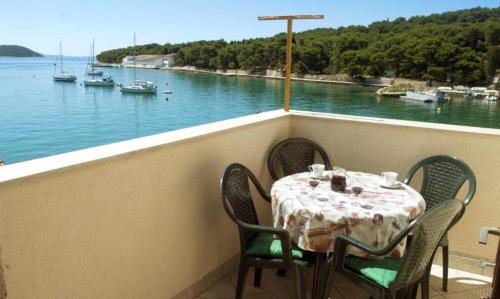 Prvic Luka Apartment | Apartment Mirni