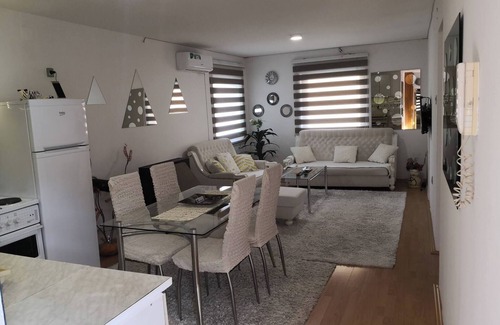 Visoko Apartment | Apartment Mirror Apartment Mirror