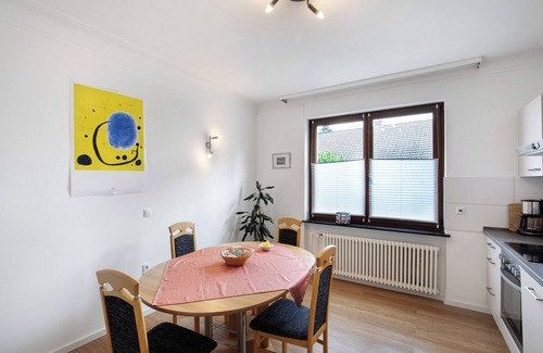 Pellenz Apartment | Apartment 'Mit Garten' with Shared Terrace and Private Garden