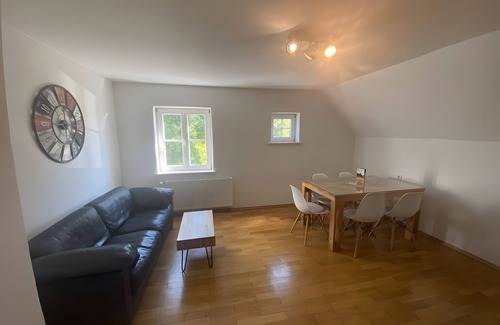 Ravensburg Apartment | Apartment 'Mit Giebelzimmer' with Shared Garden and Wi-Fi