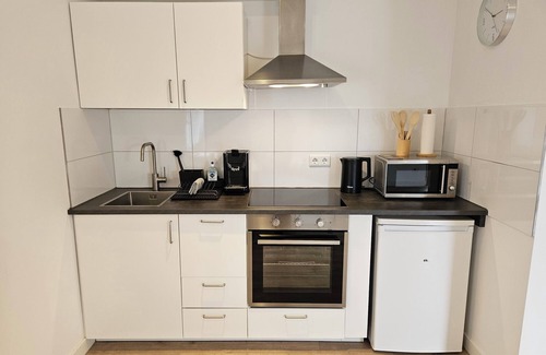Gronau Apartment | Apartment "Mit Jacuzzi Enschede 10 km" with Wi-Fi