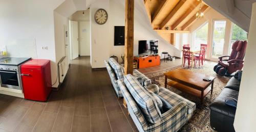 Kelkheim Apartment | Apartment mit schöner Aussicht auf den Großen Feldberg & Burg Königstein
