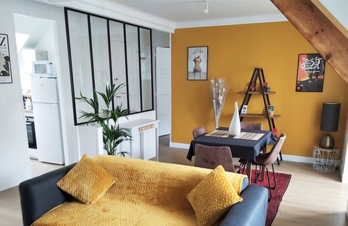 Coutances Apartment | Apartment-Modern-Ensuite-City View
