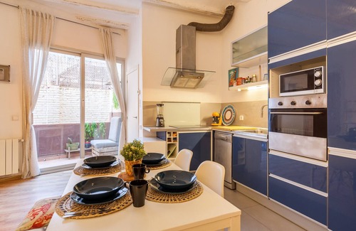Poblenou Apartment | Apartment "Modern Flat Next To Bogatell Beach" with Private Balconies & Wi-Fi
