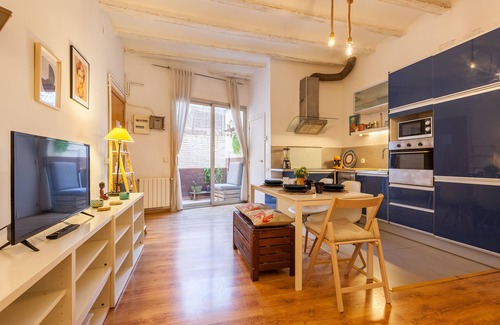 Poblenou Apartment | Apartment "Modern Flat Next To Bogatell Beach" with Private Balconies & Wi-Fi