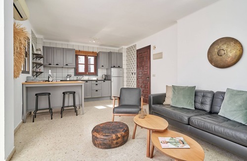 Chimenea Apartment | Apartment 'Modern Sea View Nerja' with Sea View, Wi-Fi and Air Conditioning