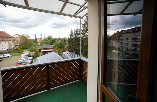 Forst Apartment | Apartment 'Moderne Ferienwohnung In Der Stadt' with Balcony and Wi-Fi