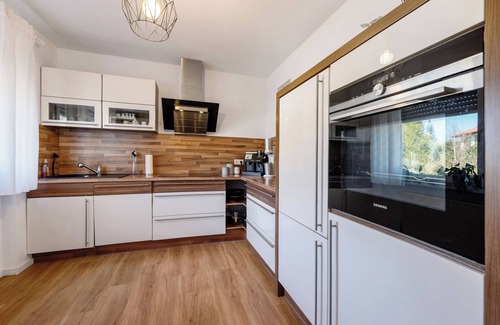 Ottweiler Apartment | Apartment 'Moderne Wohnung In Ruhiger Lage' with Balcony and Wi-Fi