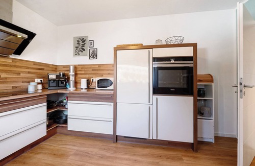 Ottweiler Apartment | Apartment 'Moderne Wohnung In Ruhiger Lage' with Balcony and Wi-Fi