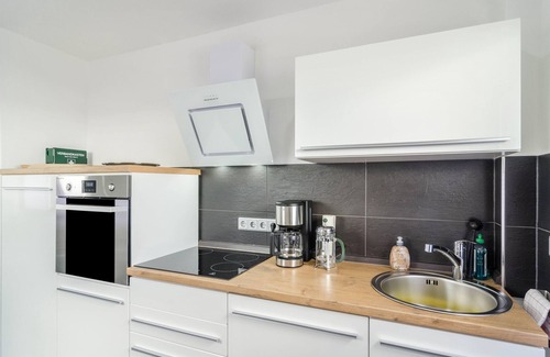 Bant Apartment | Apartment 'Moin, Die Ferienwohnung' with its own private little meadow and Wi-Fi