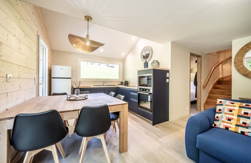 Saxel Apartment | Apartment 'Mont Blanc Spa-terrasse Privatisés' with Private Terrace, Private Garden and Wi-Fi