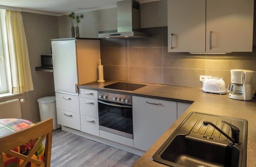 Kronprinzenkoog Apartment | Apartment 'Morgensonne' with Shared Terrace, Shared Garden and Wi-Fi