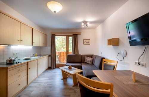 Burgusio Apartment | Apartment 'Moriggl Bergkamerad 3' with Mountain View, Shared Terrace and Wi-Fi