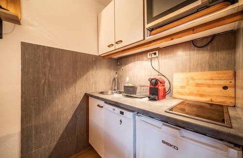 Morillon Apartment | Apartment 'Morillon' with Mountain View and Balcony