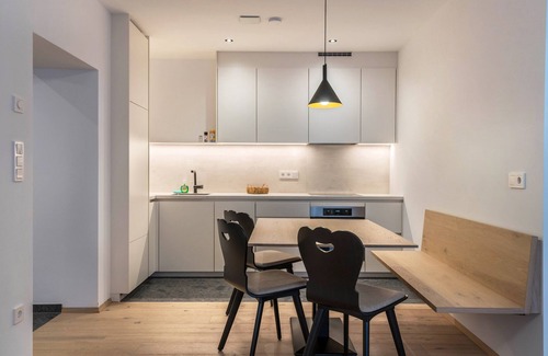 Valdaora di Mezzo Apartment | Apartment 'Mountain Meadows Apt 4' with Mountain View and Wi-Fi